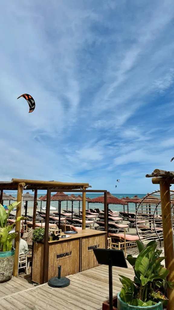 terraza laplayasurfhouse